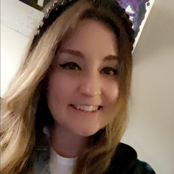Meet your Posher, Ashley - Picture 1 of 1